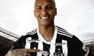 Imagem ilustrativa da imagem Atlético-MG anuncia Deyverson: 'Assumir a 9 é muita responsabilidade'
