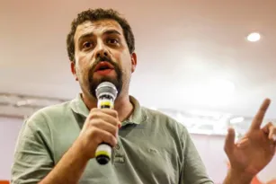 Imagem ilustrativa da imagem Boulos apaga vídeo de hino com linguagem neutra após polêmica