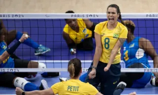 Imagem ilustrativa da imagem Brasil vence Ruanda na estreia do vôlei sentado feminino em Paris