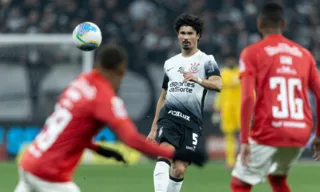 Imagem ilustrativa da imagem André Ramalho cobra 'postura da Sul-Americana' ao Corinthians diante do Fluminense