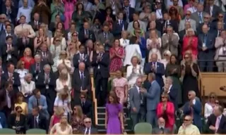 Imagem ilustrativa da imagem Em tratamento contra câncer, Kate Middleton é ovacionada pelo público em Wimbledon