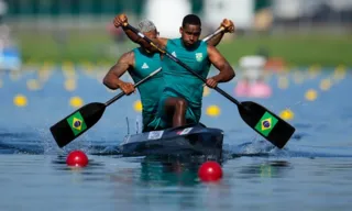 Imagem ilustrativa da imagem Isaquias Queiroz e Jacky Godmann ficam em 8º no C2 500m da canoagem velocidade