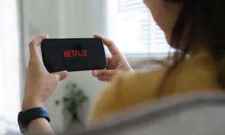 Imagem ilustrativa da imagem Netflix vai parar de funcionar em alguns modelos de iPhone com chegada do iOS 18