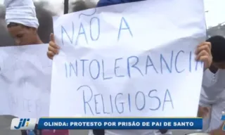 Imagem ilustrativa da imagem Protesto em Olinda clama por liberdade de pai de santo e denuncia racismo religioso