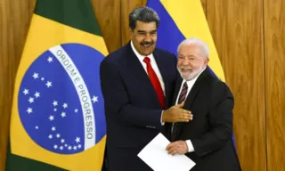 Imagem ilustrativa da imagem 'Quem se assustou que tome um chá de camomila', diz Maduro após fala de Lula