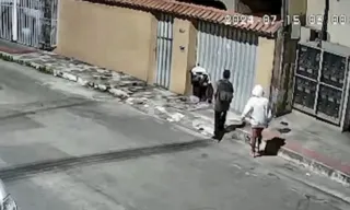 Imagem ilustrativa da imagem Suspeitos invadem casa em Vila Velha e são amarrados por moradores