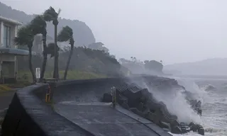 Imagem ilustrativa da imagem Tufão Shanshan atinge o Japão e governo pede retirada de 4 milhões de pessoas