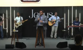 Imagem ilustrativa da imagem Vigília “Fogo na Vila” com mais de mil jovens em Vila Velha