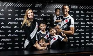 Imagem ilustrativa da imagem Volante Souza, do Vasco, sofre assalto com fuzil no Rio de Janeiro