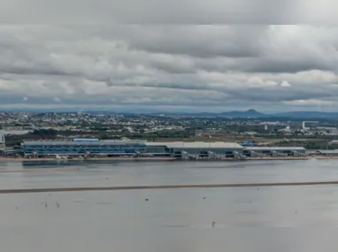 Imagem ilustrativa da imagem Aeroporto Salgado Filho, em Porto Alegre, anuncia retomada de voos