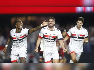 Imagem ilustrativa da imagem Calleri decide, São Paulo vence Flamengo e faz Tite pagar por escalar 'mistão'