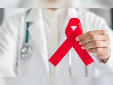 Imagem ilustrativa da imagem Cientistas anunciam sétimo paciente provavelmente curado do HIV no mundo