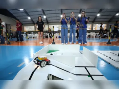 Imagem ilustrativa da imagem Disputa entre jovens talentos da robótica