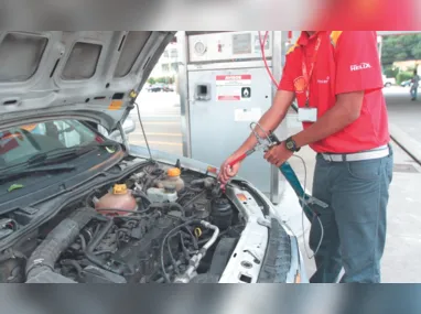 Depois de ter comprado algumas roupas vendidas por uma colega de trabalho, a servidora pública Sandra Lívia Pereira de Freitas, de 55 anos, contou que dias depois recebeu mensagens no WhatsApp, supostamente dessa colega.
“Disse que tinha mudado de número e me mandou uma foto de um cartão. Fiz o Pix com o valor do pagamento e só depois de um tempo desconfiei e procurei essa colega, descobrindo que caí no golpe”. 
A servidora pública registrou ocorrência na polícia, mas acabou ficando no prejuízo de R$ 180.