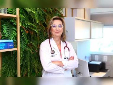 Azeite é rico em gorduras monoinsaturadas, especialmente o ômega 9, que contribui para a redução do colesterol ruim (LDL) e o aumento do colesterol bom (HDL)