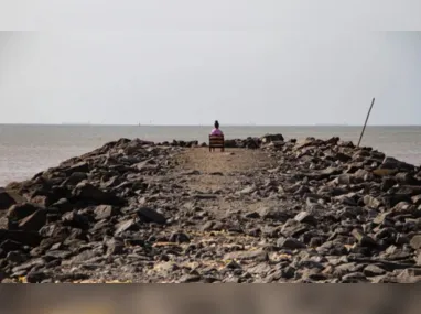 Cerâmica Saggar, feita no forno de buraco, com técnica chamada de queima de Saggar