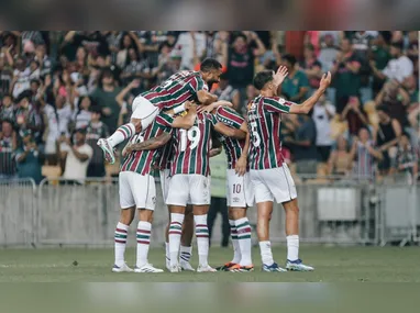 Gabriel, do Arsenal, comemora após marcar o primeiro gol de sua equipe, marcado diante do Tottenham Hotspur, durante a partida de futebol válida pela Primeira Liga Inglesa, disputada no Estádio Tottenham Hotspur, em Londres, neste domingo, 15 de setembro de 2024. O Arsenal venceu por 1-0.