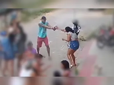 Câmeras de segurança flagraram o crime