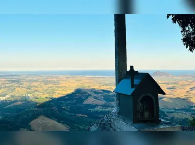 topo da Pedra do Rego é ponto turístico e garante bela vista