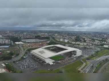 Jogadores da Espanha acertam a trave 12 vezes no treino de finalização