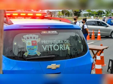 Polícia foi acionada para atender ocorrência em que o adolescente ameaçou e prendeu a mãe