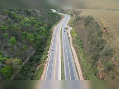 Felipe Nolasco Braga  (destaque), que é natural de Cachoeiro de Itapemirim, bateu seu carro em um ônibus e morreu no local do acidente, no sábado