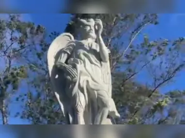 Estátua de Lúcifer, em Gravataí, no RS