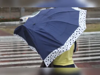 Sombrinha em mãos: chuva acima da média para outubro em Vitória