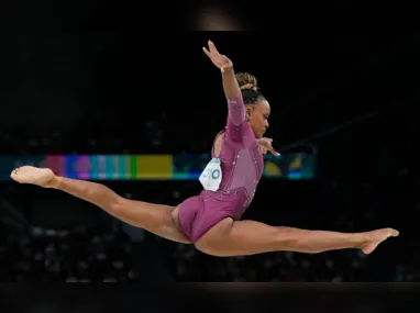 Simone Biles e Rebeca Andrade competiram juntas nas provas por equipe e individuais