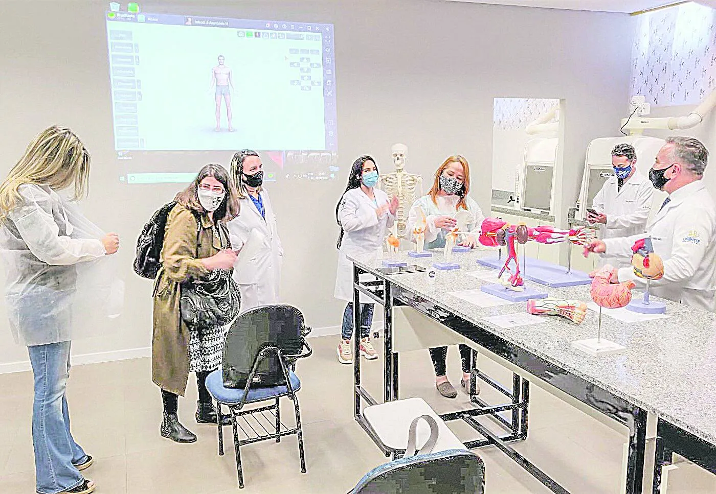 Laboratório da Uninter para as aulas práticas dos cursos da área de saúde, como o de Enfermagem