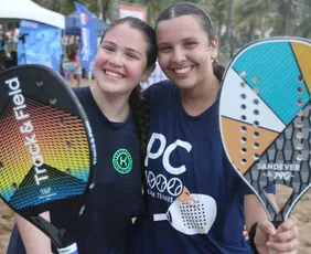 Imagem ilustrativa da imagem Amizade dentro e fora da quadra: conheça as campeãs do Tribuna Open de Beach Tennis