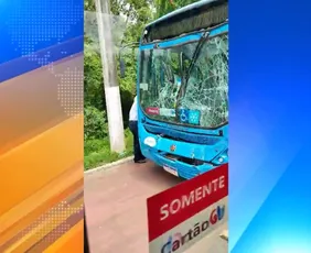 Imagem ilustrativa da imagem Engavetamento envolvendo três ônibus do Transcol deixa 17 pessoas feridas na Serra