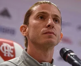 Imagem ilustrativa da imagem Filipe Luís vê erro de Wesley em treta na 'vitória artística' sobre Vasco