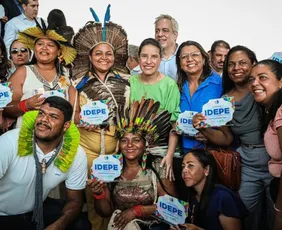 Imagem ilustrativa da imagem Prêmio Idepe 2023: Raquel Lyra reconhece destaques da educação em Pernambuco