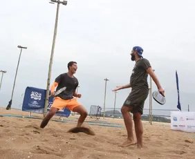 Imagem ilustrativa da imagem Veja fotos do Tribuna Open de Beach Tennis na Praia de Camburi