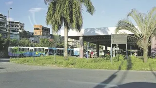 Imagem ilustrativa da imagem Idoso é preso por injúria racial contra jovem no Terminal de Campo Grande