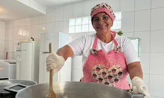 Imagem ilustrativa da imagem Cocada muda a vida de famílias no litoral Sul do ES. Conheça histórias