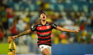 Imagem ilustrativa da imagem Crias da base decidem e Flamengo derrota o Cuiabá de virada na Arena Pantanal