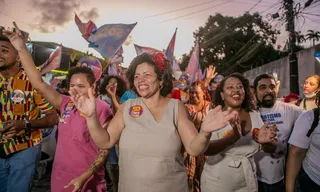 Imagem ilustrativa da imagem Dani Portela encerra campanha com a Marcha da Primavera na Várzea