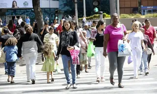 Imagem ilustrativa da imagem Taxa de desemprego no Brasil recua para 6,4% no 3º trimestre