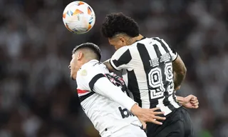 Imagem ilustrativa da imagem Em noite de chances perdidas, Botafogo e São Paulo ficam sem gols na Libertadores