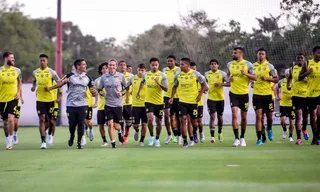 Imagem ilustrativa da imagem Estreia de Filipe Luís como técnico no Flamengo teve apelido e corrida com atletas