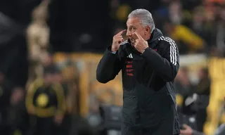 Imagem ilustrativa da imagem Tite é cobrado pela falta de gols do Flamengo contra o Peñarol: 'Não era promessa'