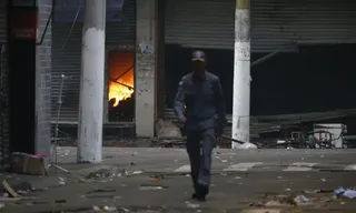 Imagem ilustrativa da imagem Incêndio no Shopping 25 de Março pode ter atingido cerca de 200 lojas