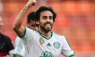 Imagem ilustrativa da imagem Jorge Valdivia, ídolo do Palmeiras, é preso após denúncia de crime sexual no Chile