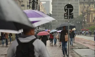 Imagem ilustrativa da imagem Fevereiro será chuvoso e com calor abaixo da média, dizem meteorologistas