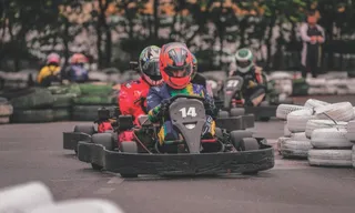 Imagem ilustrativa da imagem Pilotos superam chuva e brilham em competição de kart em Camburi