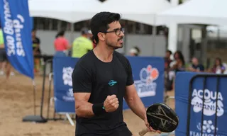 Imagem ilustrativa da imagem Praia de Camburi recebe o segundo dia do Tribuna Open de Beach Tennis