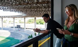 Imagem ilustrativa da imagem Técnico de seleção feminina visita estádio Kleber Andrade: "Bom gramado"