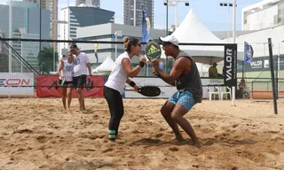 Imagem ilustrativa da imagem ASSISTA AO VIVO |  Tribuna Open de Beach Tennis na Praia de Camburi